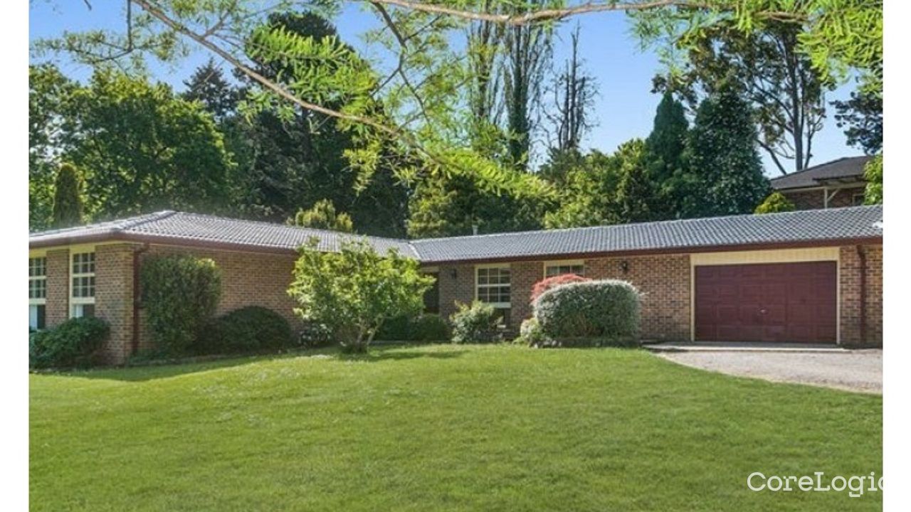 5-bedroom house at 52 Eridge Park Road, Wingecarribee Council, New South Wales