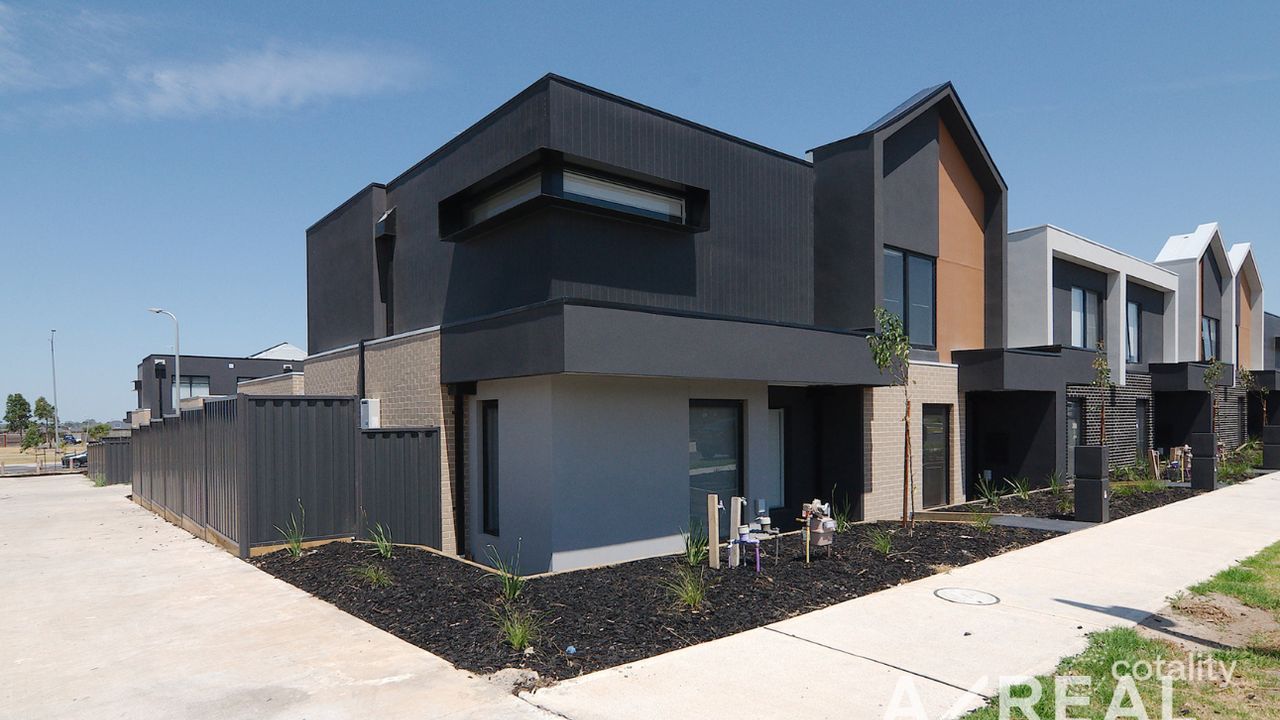3-bedroom unit at 3 Oasis Place, Clyde North, VIC 3978, Casey, Victoria