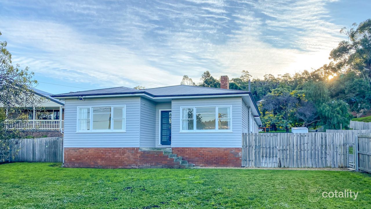 4-bedroom house at 18 Flagstaff Gully Road, Lindisfarne, TAS 7015, Clarence Council, Tasmania