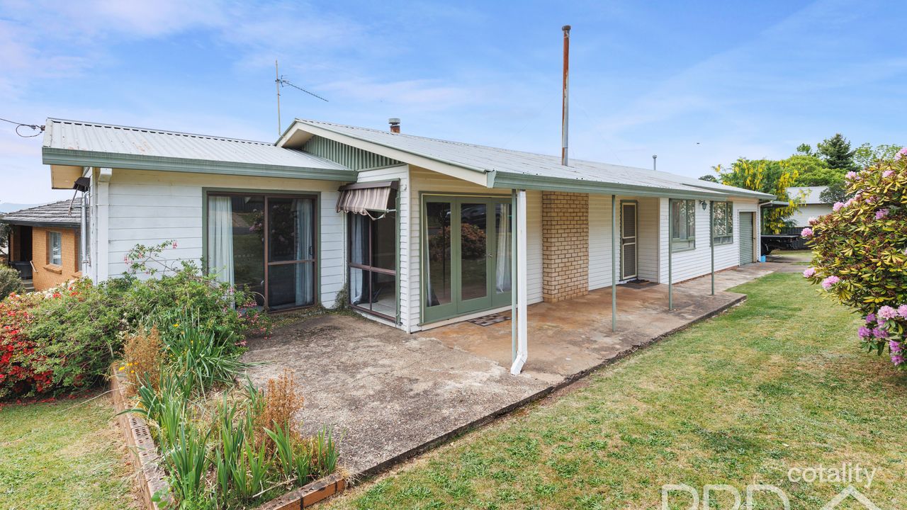 3-bedroom house at 2 Crofton Avenue, Batlow, NSW 2730, Snowy Valleys Council, New South Wales