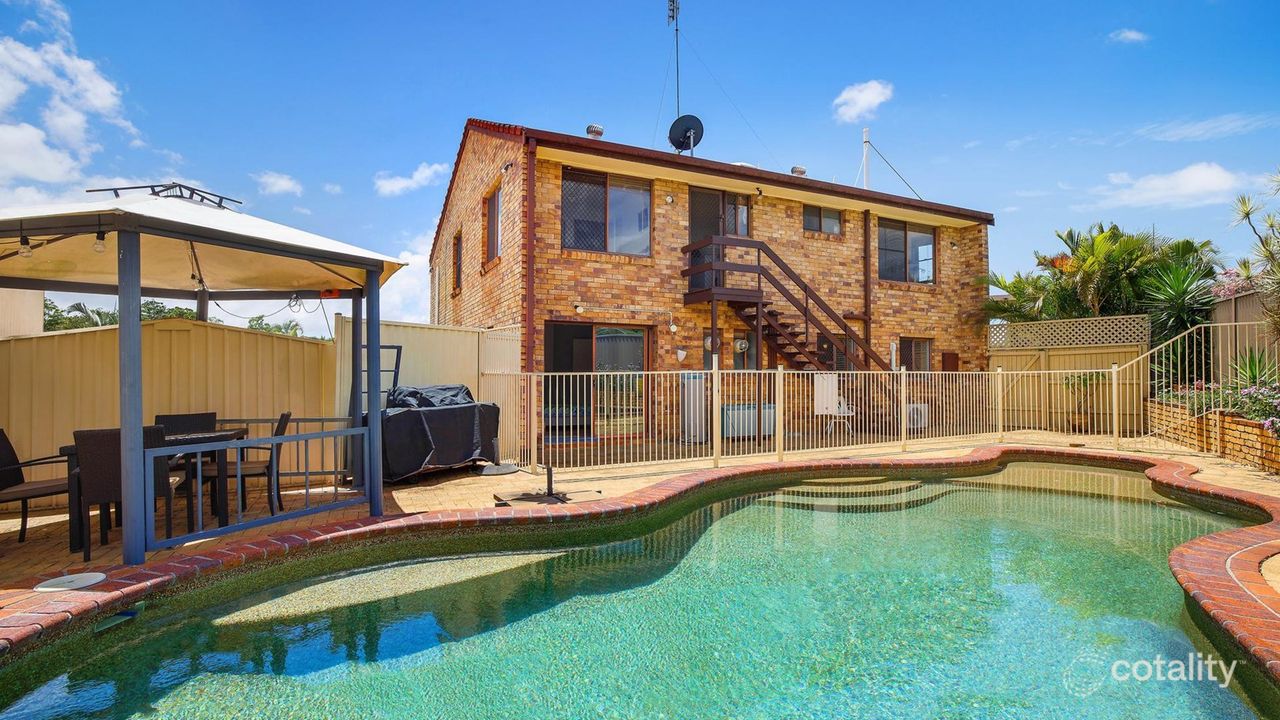 6-bedroom house at 8 Penelope Court, Benowa, QLD 4217, Gold Coast, Queensland