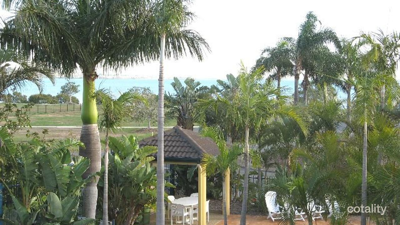 3-bedroom unit at 2/20 Mainsail Street, Birkdale, QLD 4159, Redland, Queensland