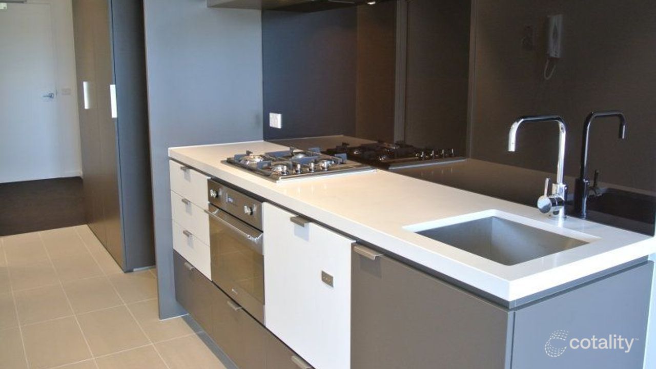 1-bedroom unit at 27/523 Burwood Road, Hawthorn, VIC 3122, Boroondara, Victoria