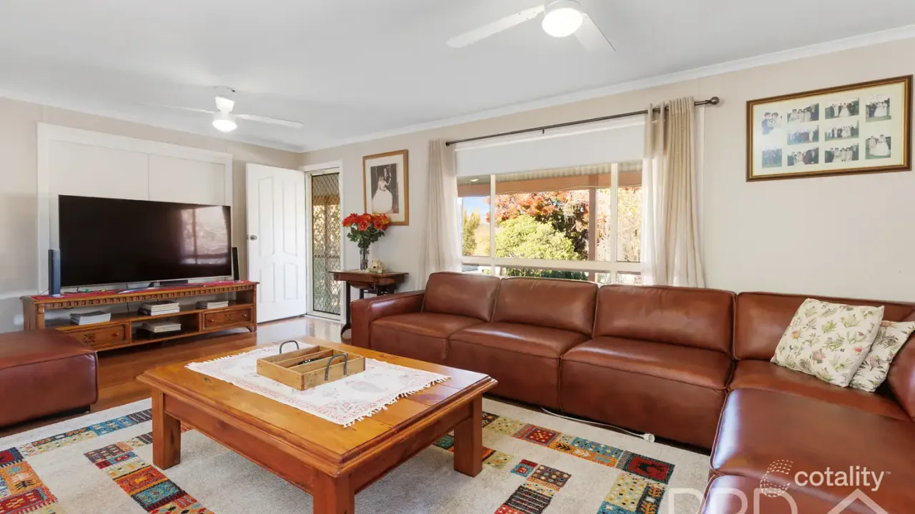4-bedroom house at 88-90 Lockhart Street, Adelong, NSW 2729, Snowy Valleys Council, New South Wales