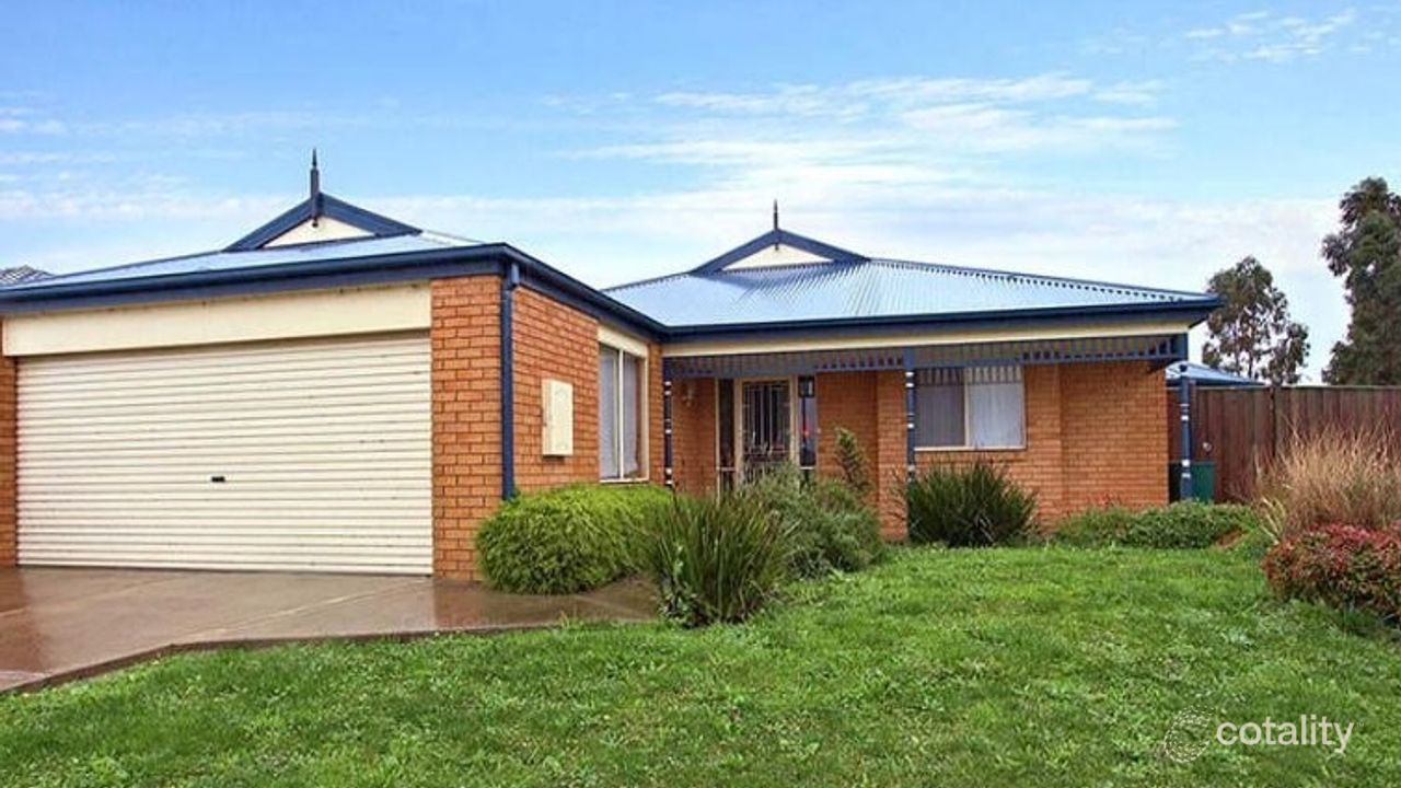 3-bedroom house at 112 Moondarra Drive, Berwick, VIC 3806, Casey, Victoria