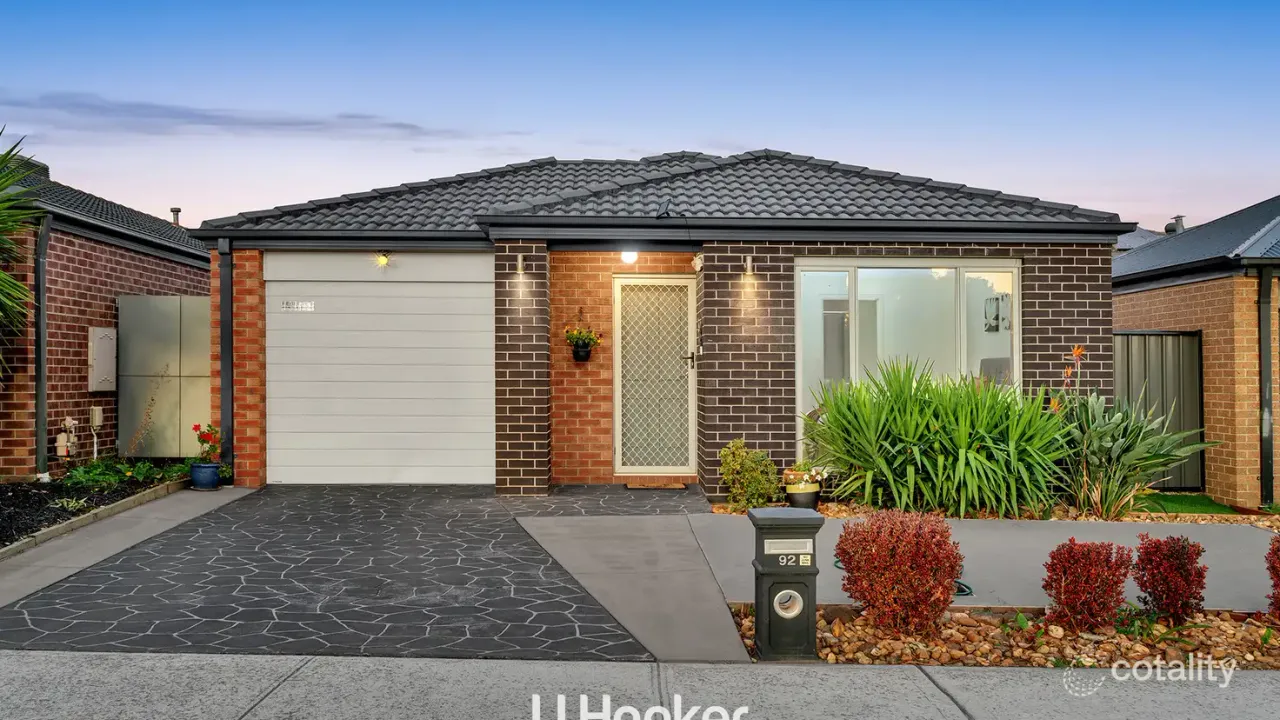 3-bedroom house at 92 Wheelers Park Drive, Cranbourne North, VIC 3977, Casey Council, Victoria