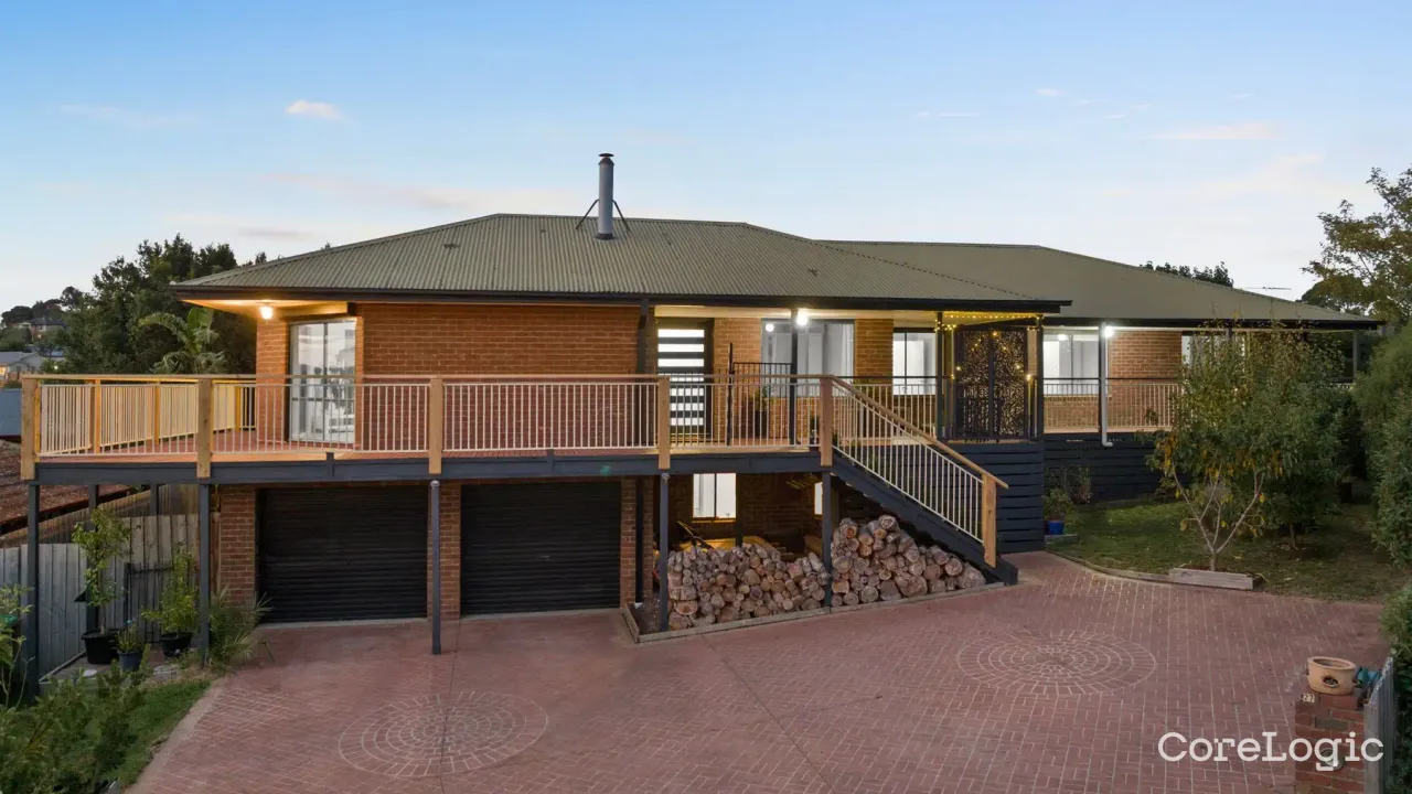 5-bedroom house at 27 Argyle Court, Cardinia Council, Victoria