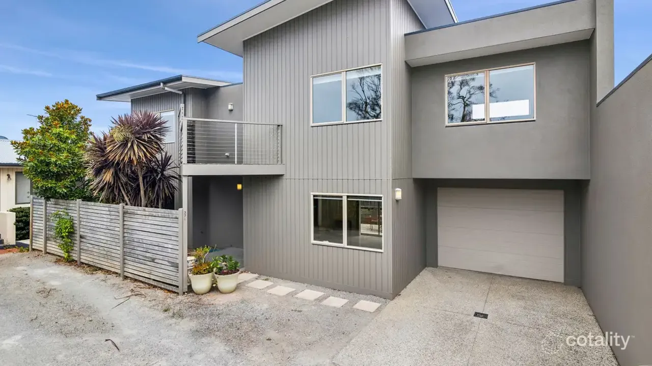 3-bedroom unit at 37A Beach Road, Torquay, VIC 3228, Surf Coast Council, Victoria