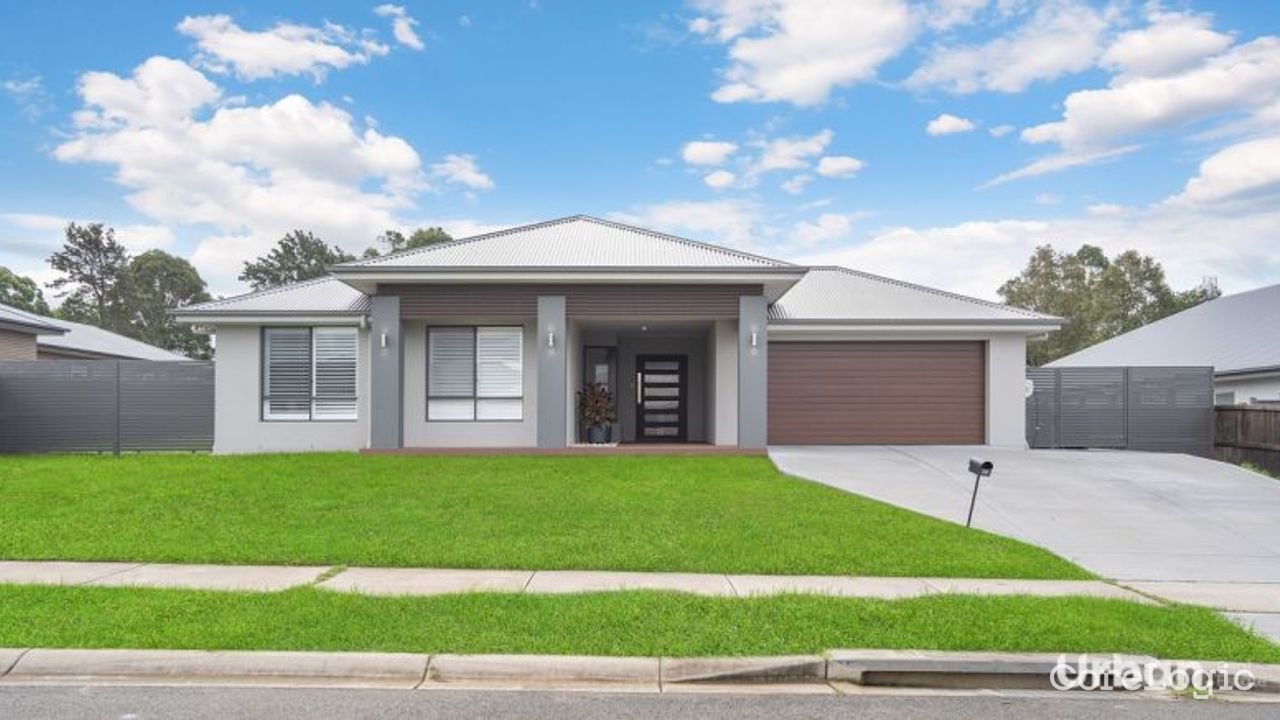 5-bedroom house at 36 Enderle Drive, Maitland Council, New South Wales