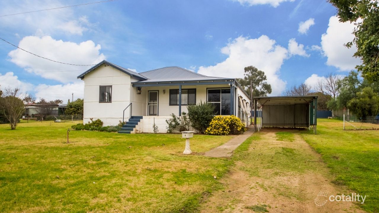 3-bedroom house at 4 Cowra Street, Canowindra, NSW 2804, Cabonne Council, New South Wales