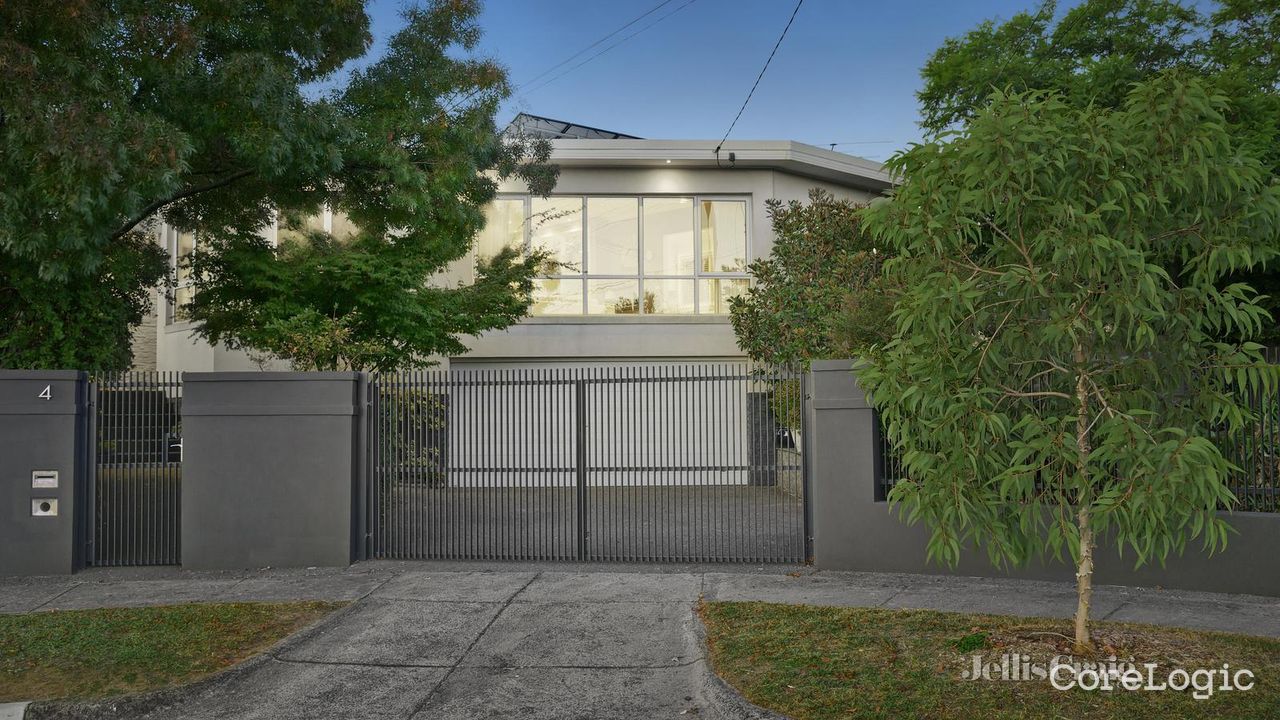 4-bedroom house at 4 Tudor Court, Monash Council, Victoria