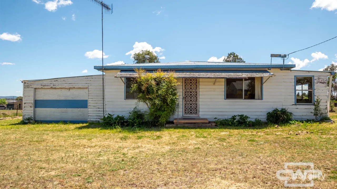 2-bedroom house at 32 Cadell Street, Deepwater, NSW 2371, Glen Innes Severn Council, New South Wales