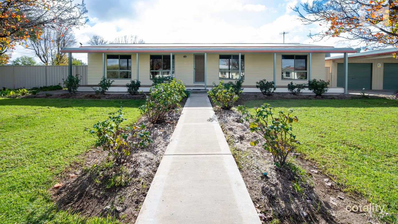 3-bedroom house at 26 Barwidgee Boulevard, Darlington Point, NSW 2706, Murrumbidgee, New South Wales