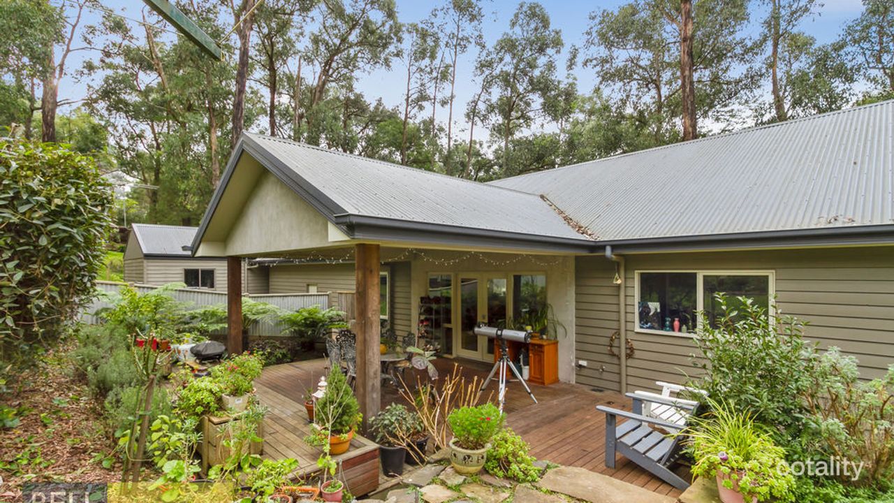 3-bedroom house at 36 First Avenue, Cockatoo, VIC 3781, Cardinia, Victoria