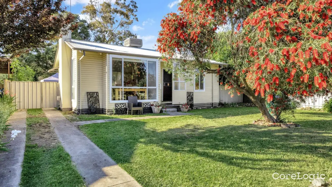 2-bedroom house at 25 Manley Crescent, Wangaratta Council, Victoria