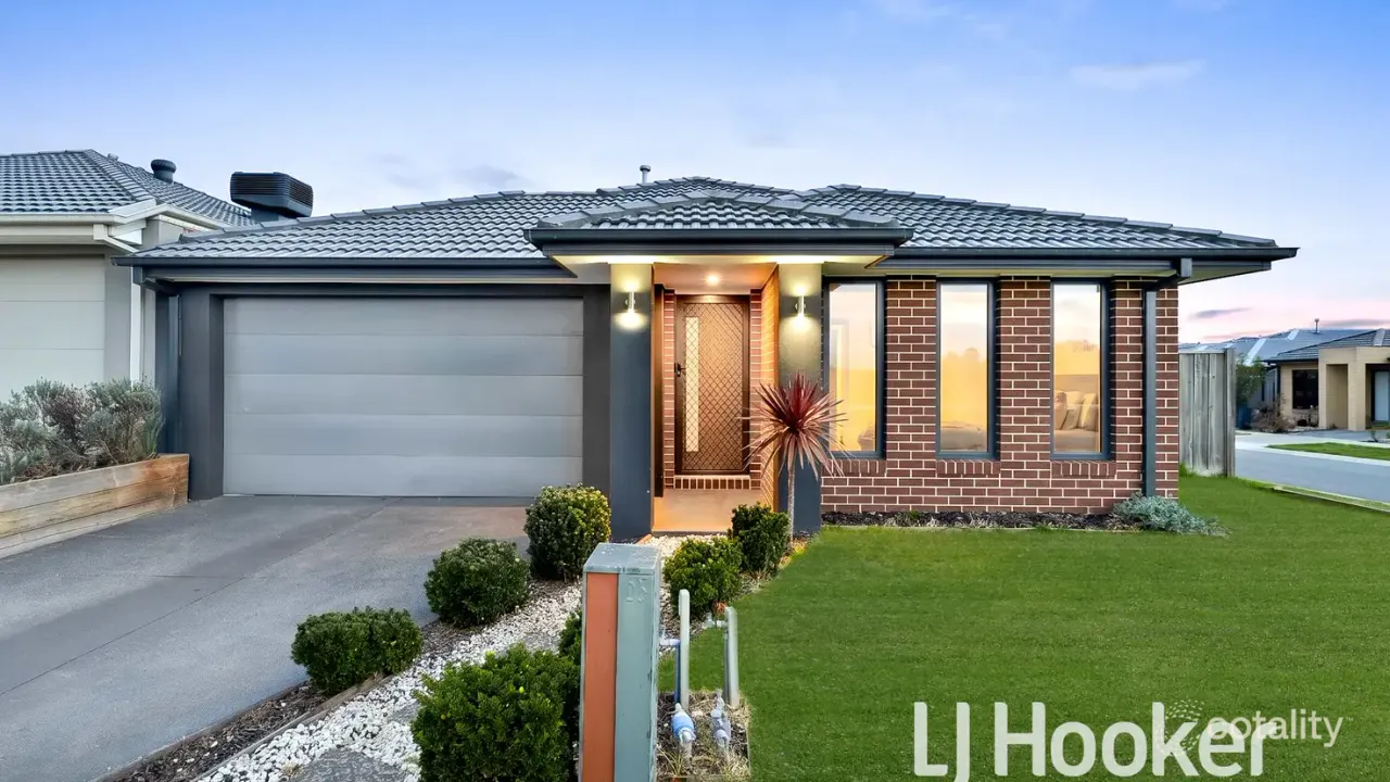3-bedroom house at 35 Moroak Crescent, Clyde North, VIC 3978, Casey, Victoria
