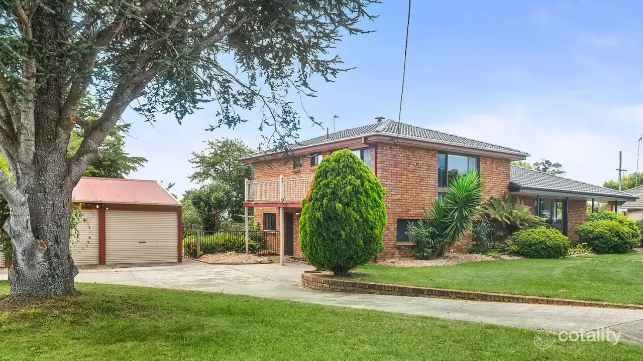 5-bedroom house at 27 Broughton Street, Moss Vale, NSW 2577, Wingecarribee Council, New South Wales