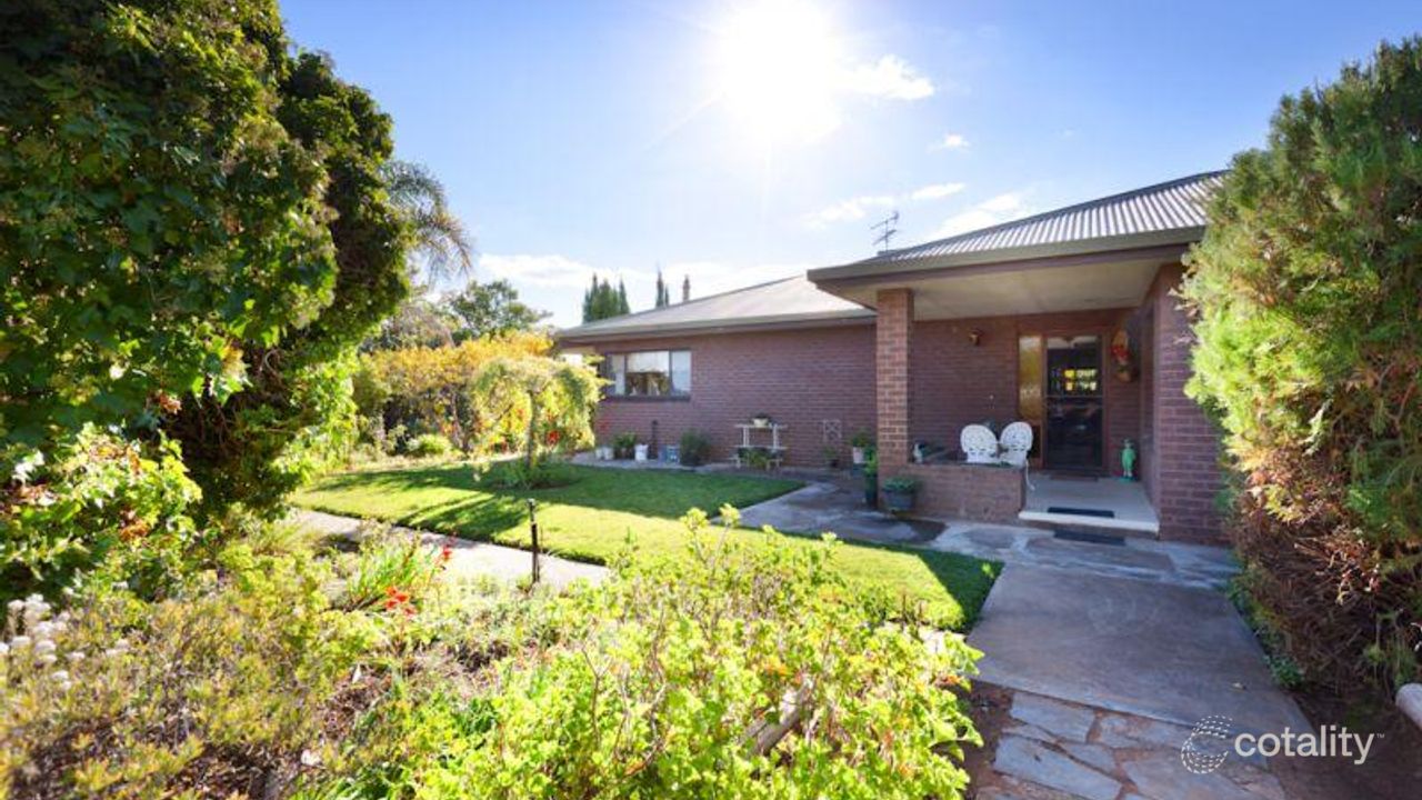 3-bedroom house at 57 Dean Road, Robinvale, VIC 3549, Swan Hill, Victoria