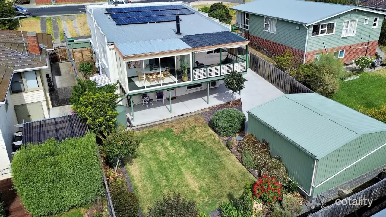 3-bedroom house at 6 Sunnyside Road, Lindisfarne, TAS 7015, Clarence Council, Tasmania