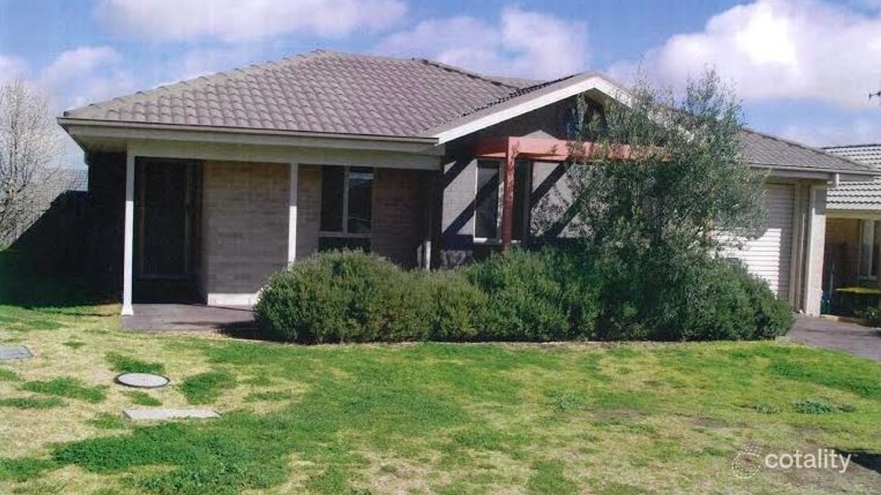 3-bedroom house at 8 Spadacini Place, Goulburn, NSW 2580, Goulburn Mulwaree, New South Wales