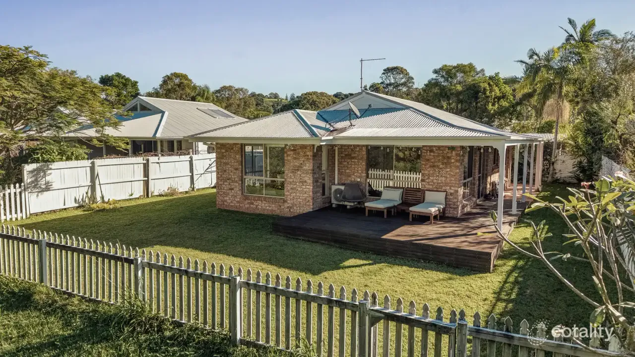 3-bedroom unit at 2/16 Teak Circuit, Suffolk Park, NSW 2481, Byron, New South Wales