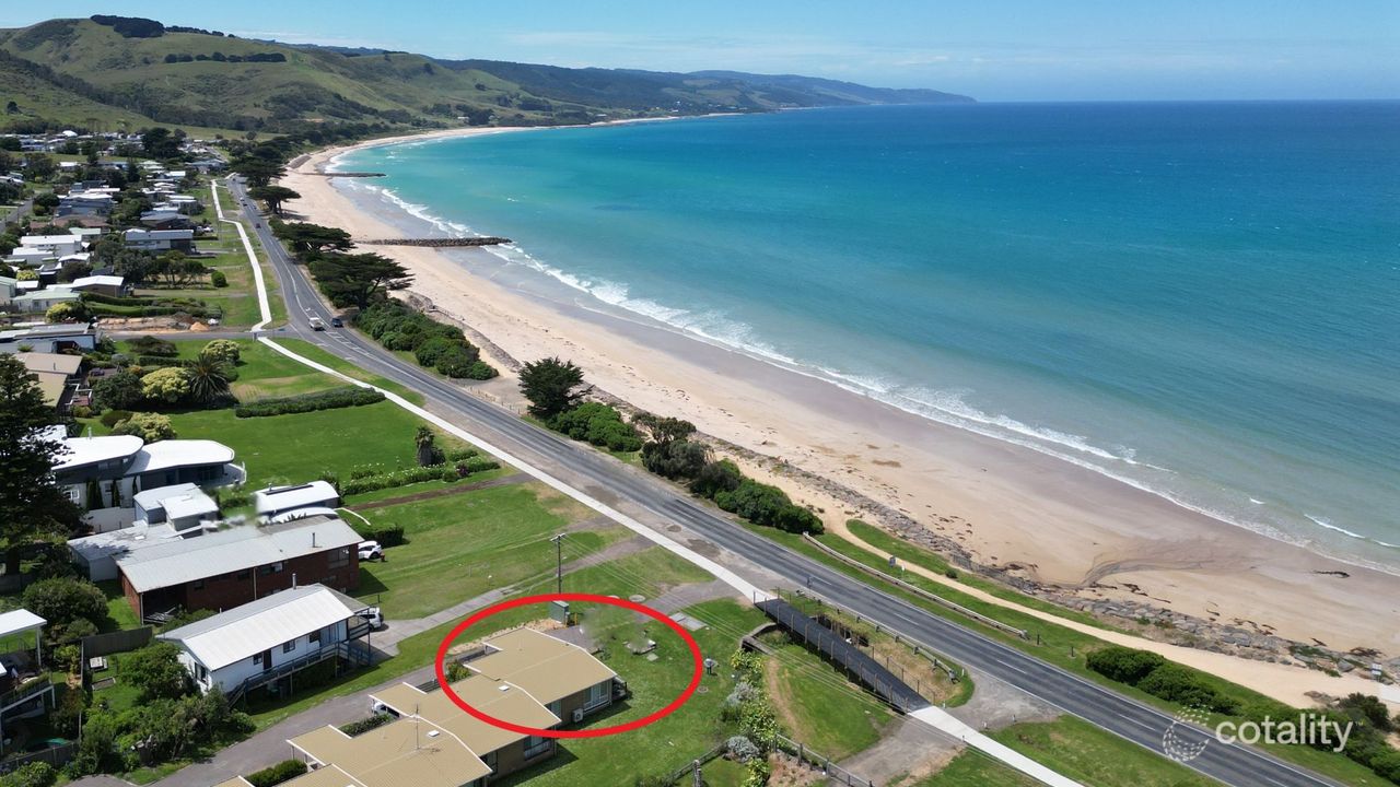 2-bedroom unit at 1/221 Great Ocean Road, Apollo Bay, VIC 3233, Colac Otway Council, Victoria