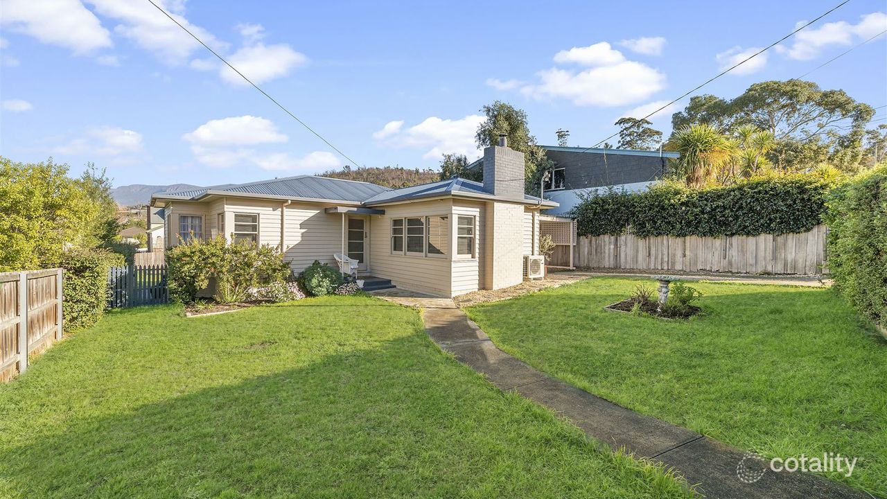 3-bedroom house at 14 Rowitta Road, Lindisfarne, TAS 7015, Clarence Council, Tasmania