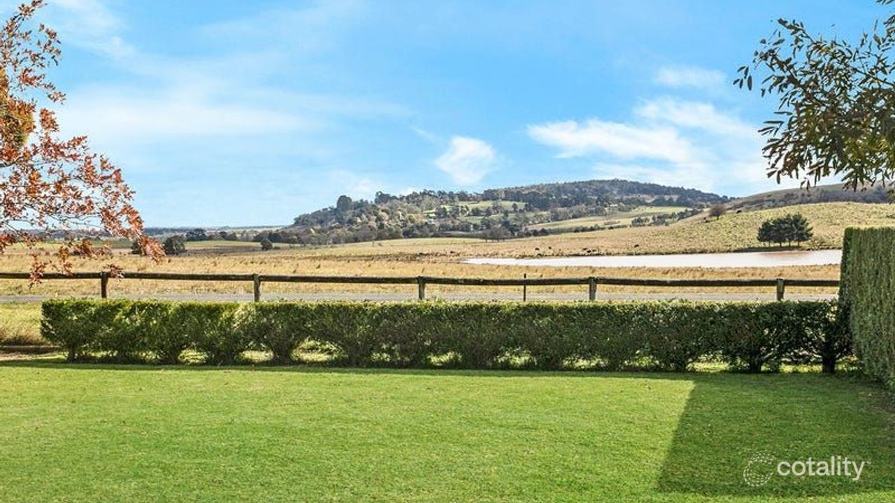 5-bedroom house at 23 Kennedy Close, Moss Vale, NSW 2577, Wingecarribee Council, New South Wales