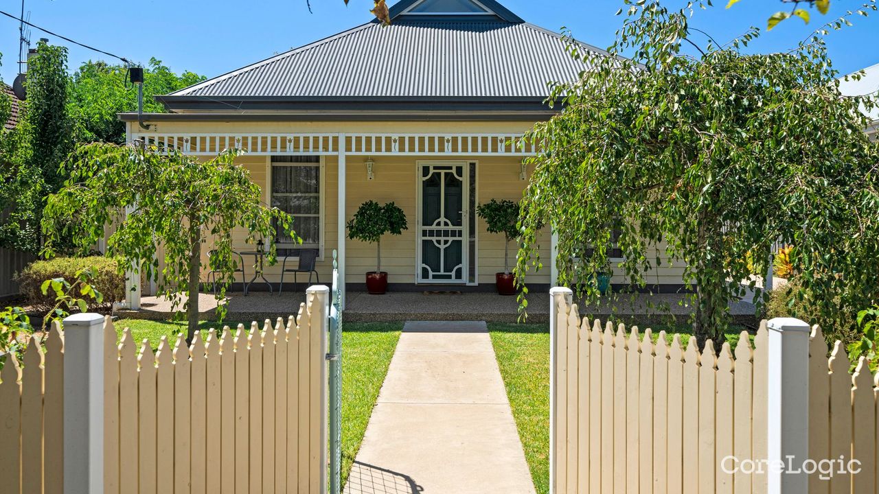 3-bedroom house at 33 Smythe Street, Benalla Council, Victoria