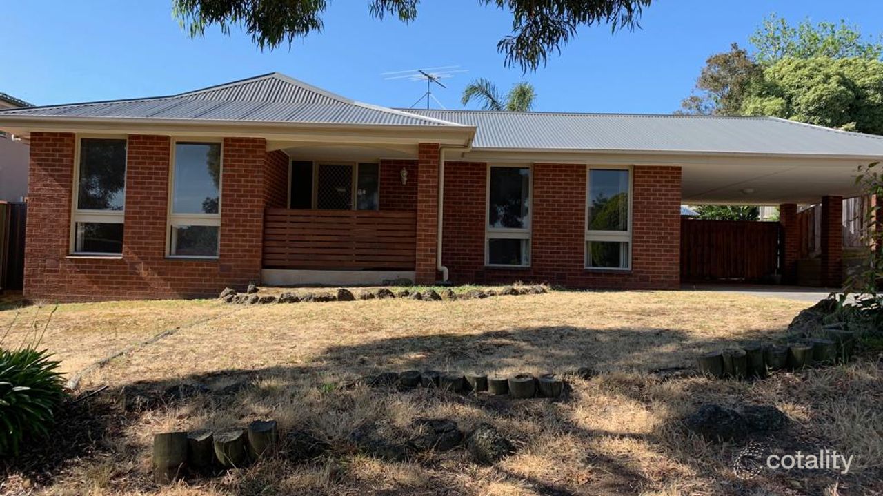4-bedroom house at 5 Nicholson Close, Endeavour Hills, VIC 3802, Casey Council, Victoria