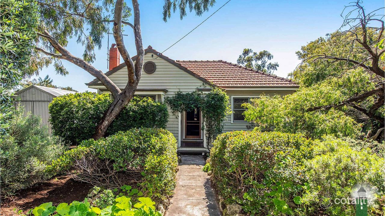 3-bedroom house at 8 Lynn Street, Hilton, WA 6163, Fremantle Council, Western Australia