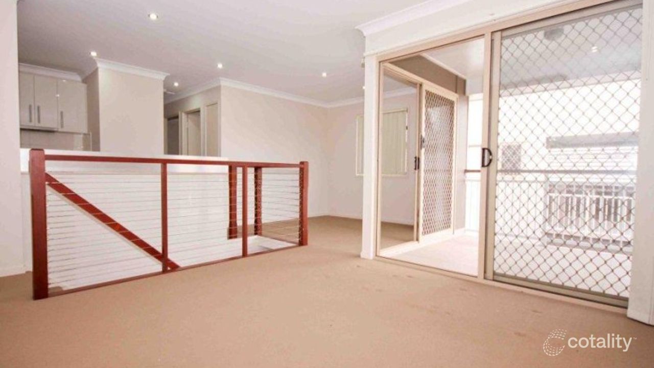 3-bedroom unit at 3/32 Herbertson Road, Carina Heights, QLD 4152, Brisbane Council, Queensland