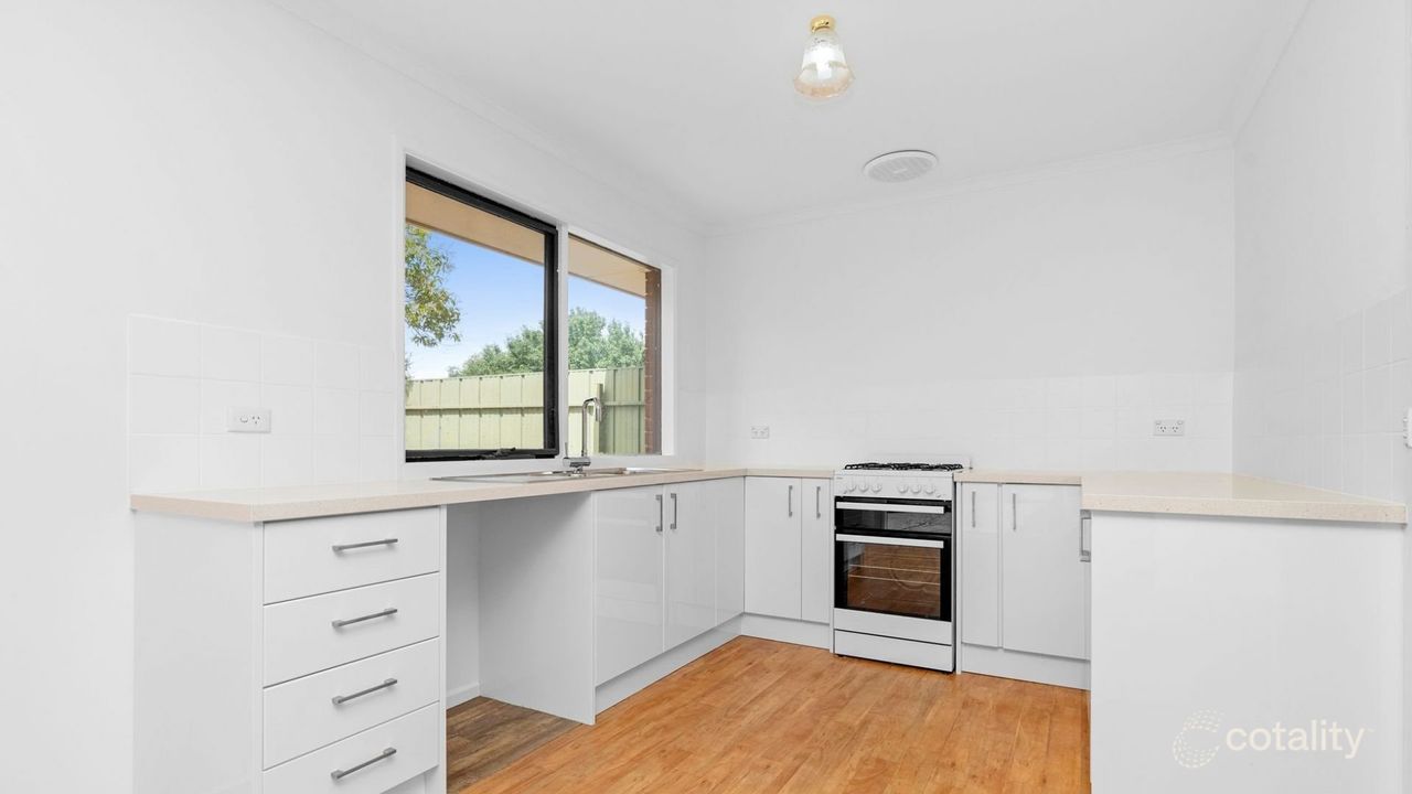 3-bedroom house at 52 Pinaroo Drive, Glenfield Park, NSW 2650, Wagga Wagga Council, New South Wales
