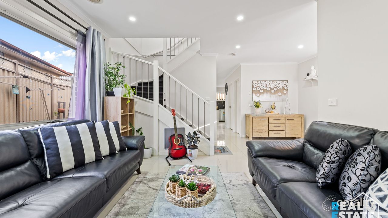 3-bedroom unit at 2/3 Dorothy Street, Doveton, VIC 3177, Casey Council, Victoria
