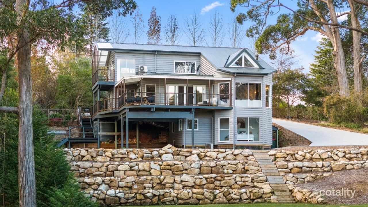 4-bedroom house at 11 Ben Nevis Circuit, Bundanoon, NSW 2578, Wingecarribee Council, New South Wales