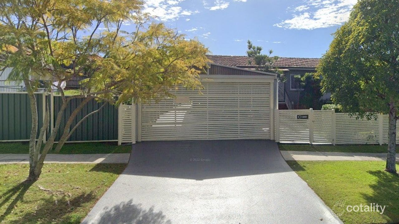 5-bedroom house at 37 Araluen Street, Kedron, QLD 4031, Brisbane, Queensland