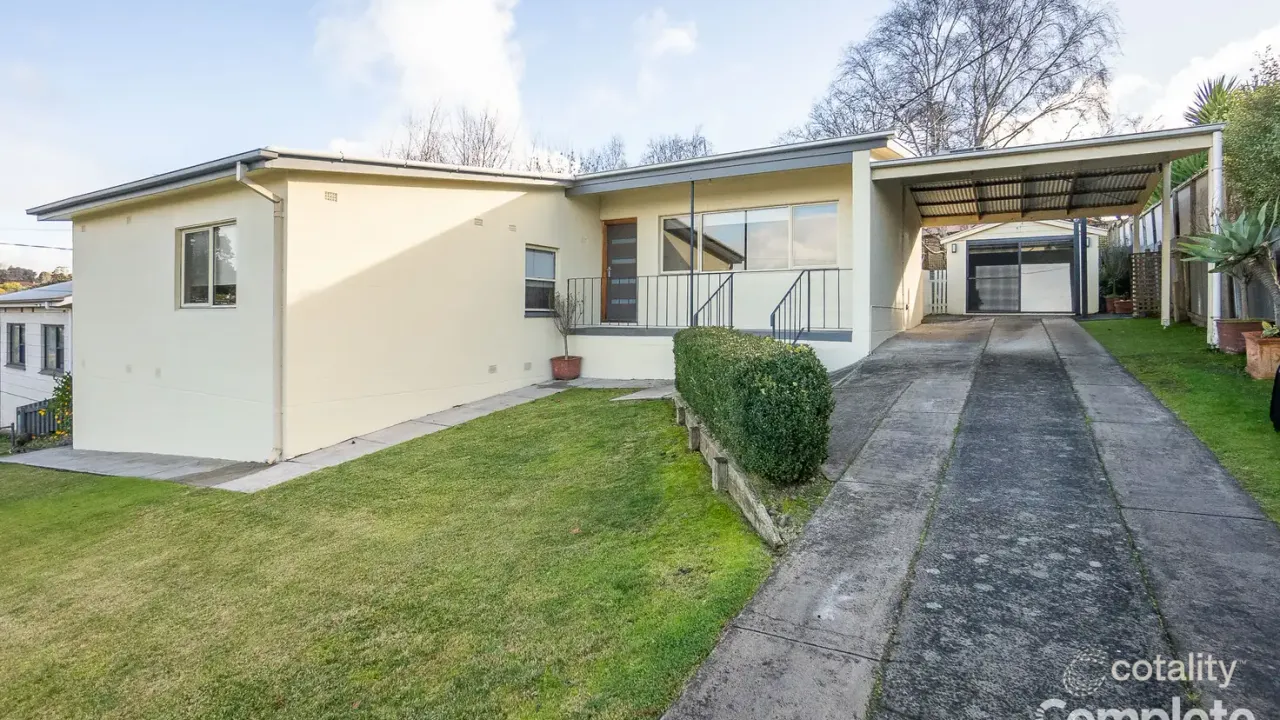 3-bedroom house at 4 Hirth Street, Mount Gambier, SA 5290, Mount Gambier, South Australia