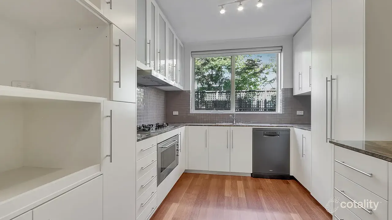 3-bedroom unit at 2/25 Mitford Street, St Kilda, VIC 3182, Port Phillip, Victoria