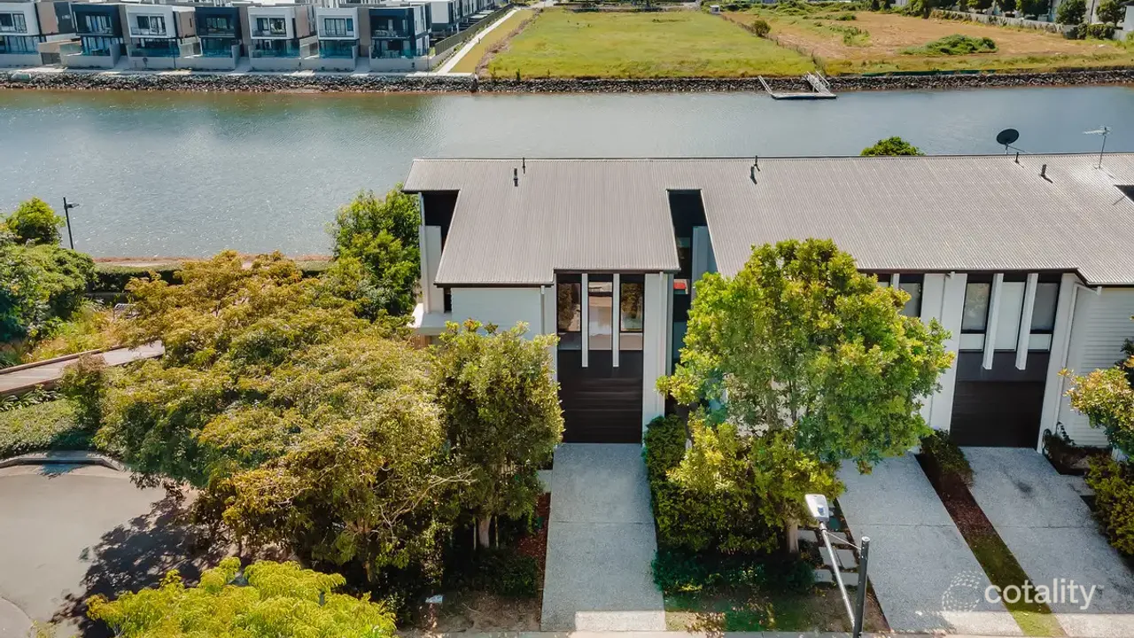 3-bedroom unit at 21/126 Marina Quays Boulevard, Hope Island, QLD 4212, Gold Coast Council, Queensland