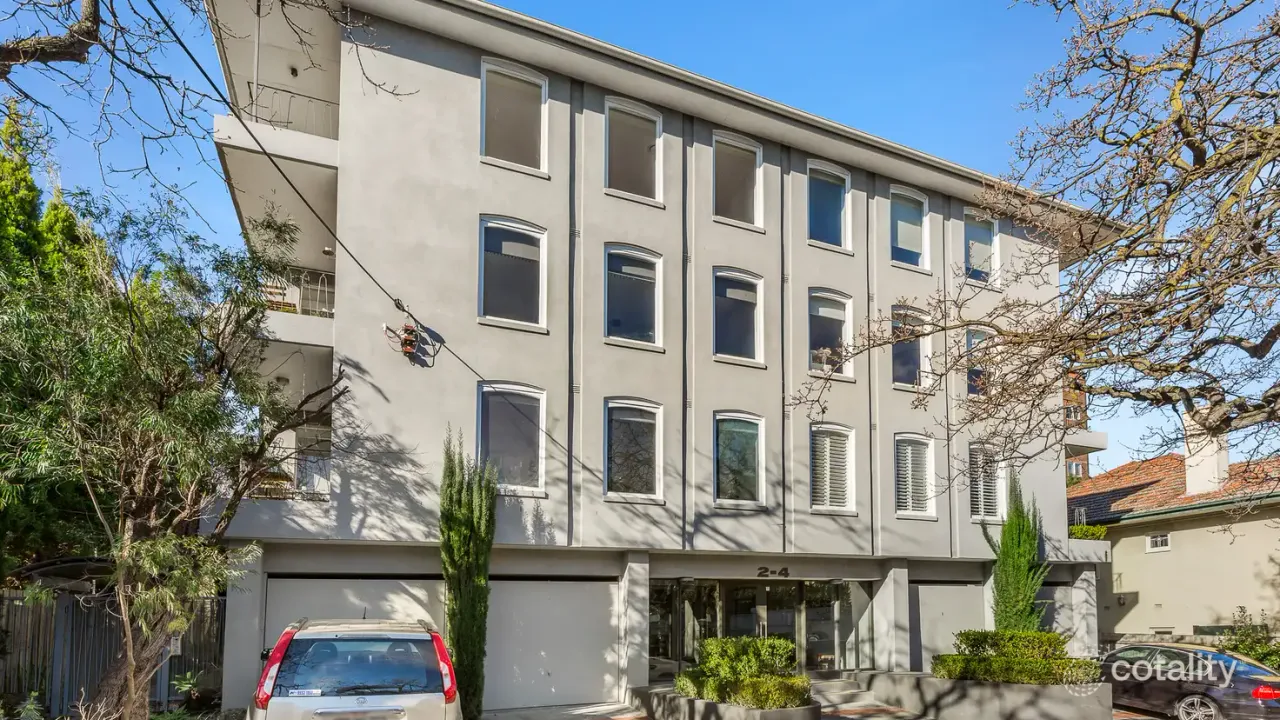 3-bedroom unit at 8/2 Kensington Road, South Yarra, VIC 3141, Stonnington, Victoria