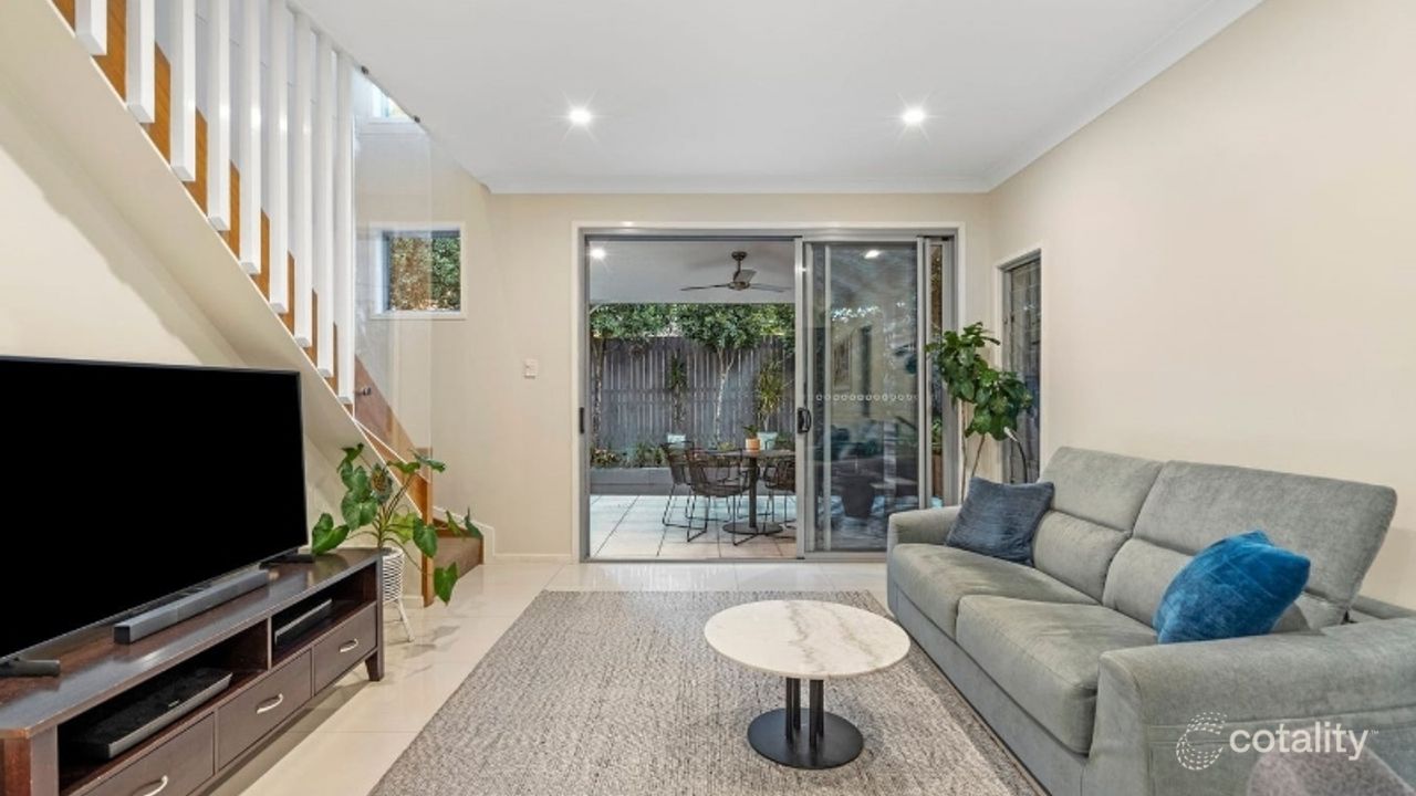 3-bedroom unit at 5/9 Railway Terrace, Corinda, QLD 4075, Brisbane Council, Queensland