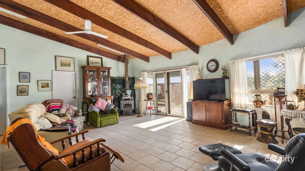 5-bedroom house at 32 Clive Street, Fernvale, QLD 4306, Somerset, Queensland