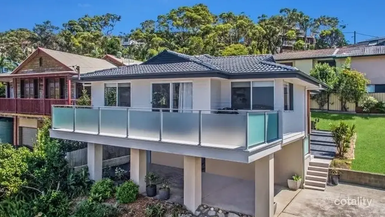 4-bedroom house at 30 Valley View Road, Bateau Bay, NSW 2261, Central Coast (Nsw), New South Wales