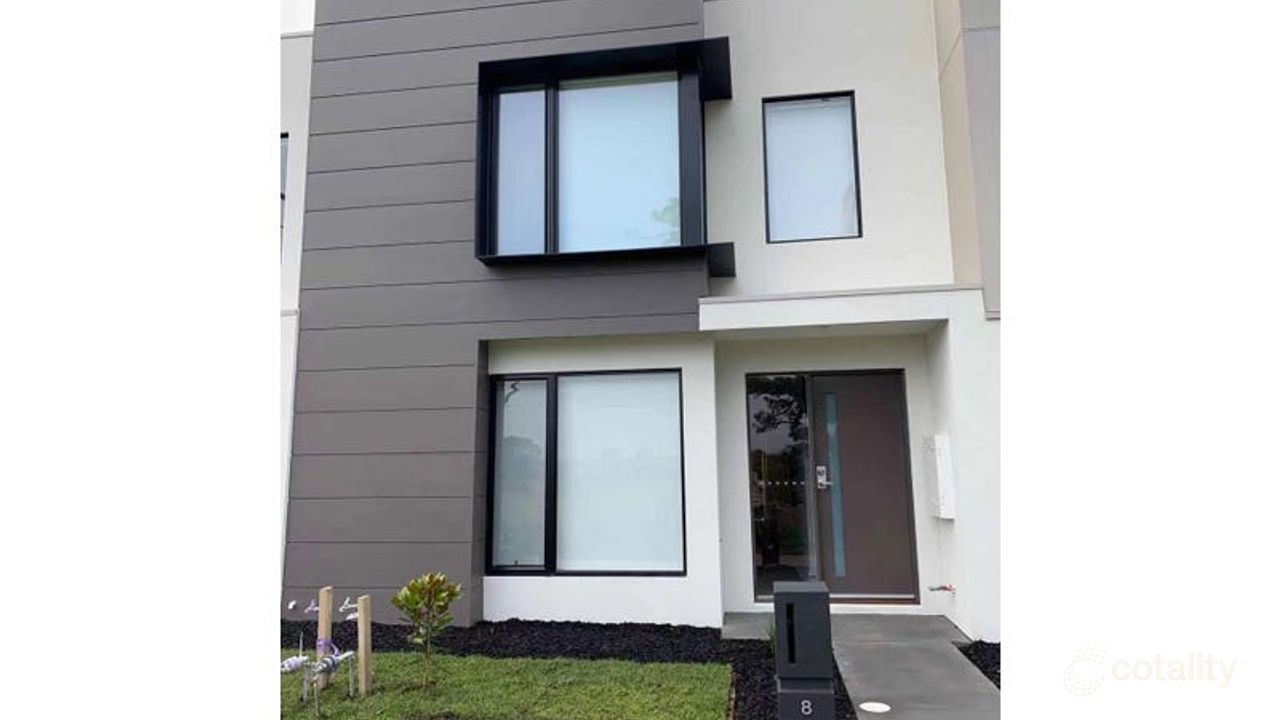 4-bedroom unit at 8 Hare Mews, Cranbourne East, VIC 3977, Casey Council, Victoria