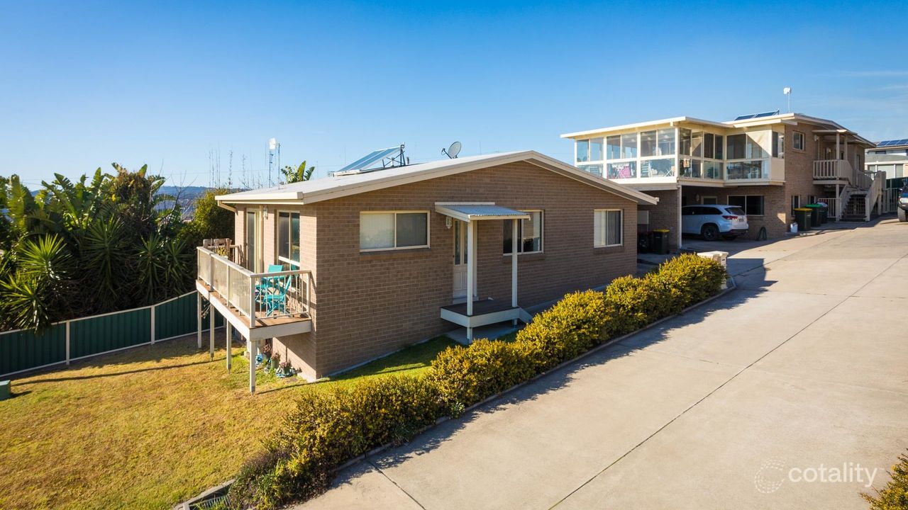 8-bedroom unit at 18 Pitt Street, South Pambula, NSW 2549, Bega Valley Council, New South Wales