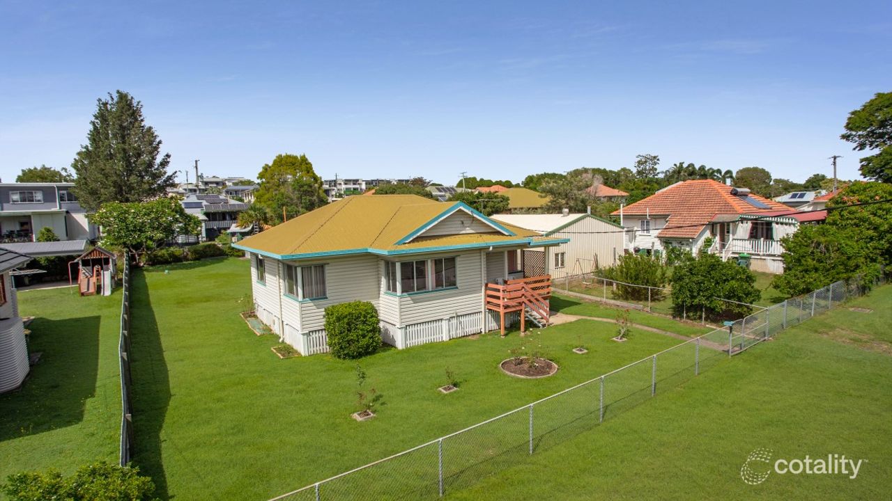 5-bedroom house at 9 Upwood Street, Coopers Plains, QLD 4108, Brisbane, Queensland