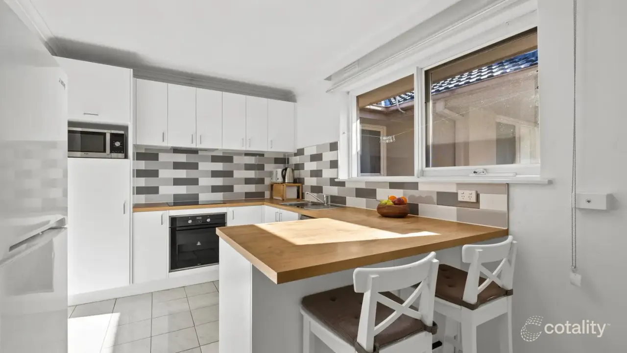 3-bedroom unit at 3/5 Weymar Street, Cheltenham, VIC 3192, Kingston (Vic.), Victoria