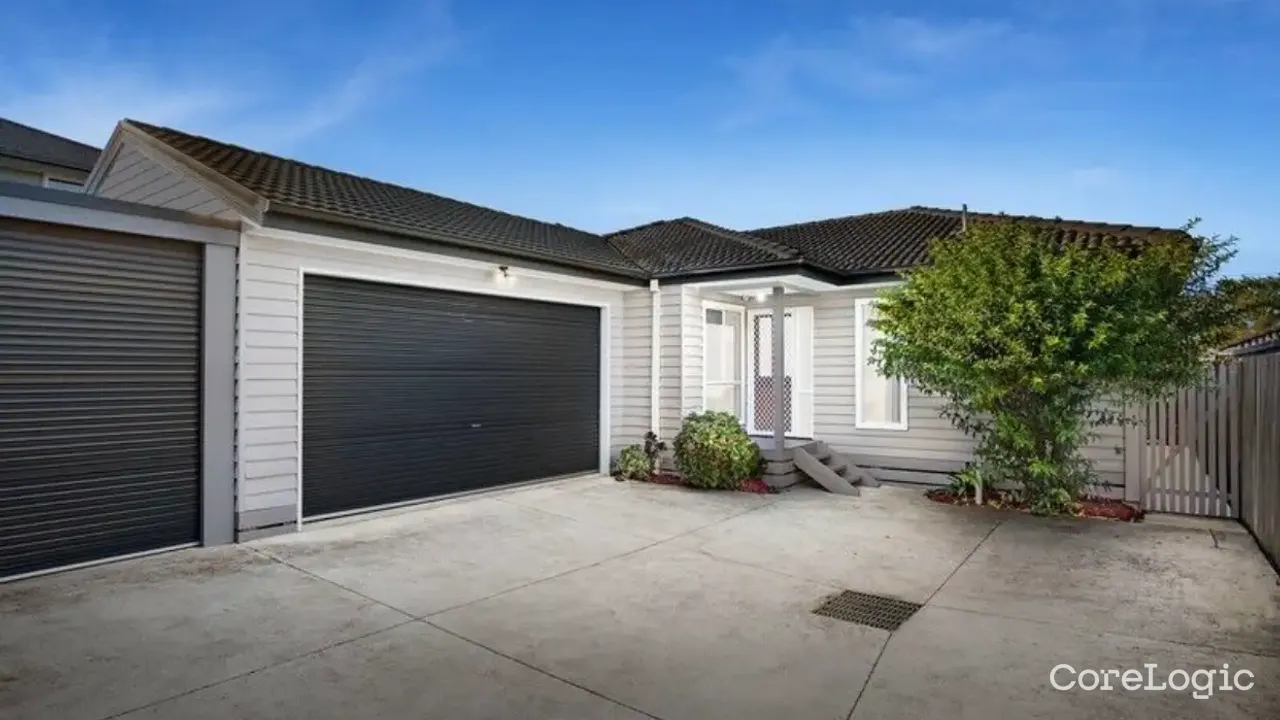 3-bedroom unit at 2/79 Esdale Street, Whitehorse Council, Victoria