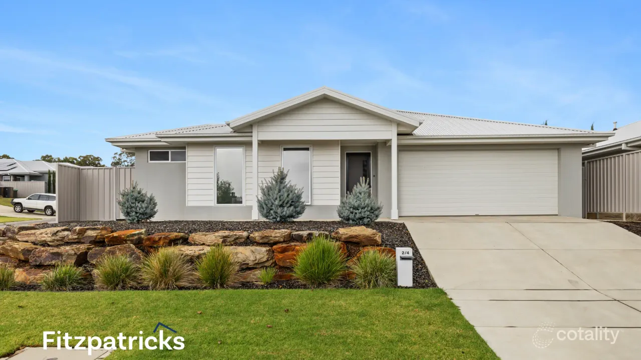 3-bedroom unit at 2/4 Barralong Way, Gobbagombalin, NSW 2650, Wagga Wagga Council, New South Wales