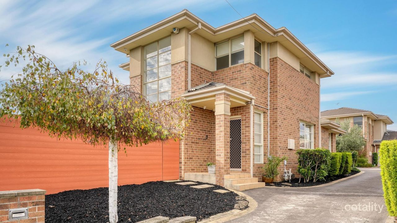 4-bedroom unit at 1/174 Thompsons Road, Bulleen, VIC 3105, Manningham, Victoria